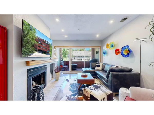$994,500 | 624 Pearl Street, Unit 203, Boulder, CO 80302