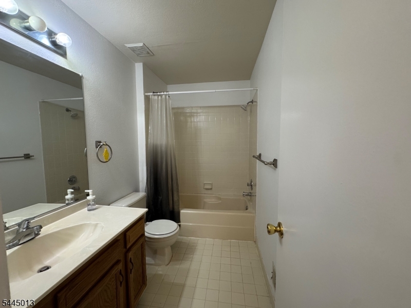 30 Wentworth Road, Unit 30 Bedminster, NJ 07921 - Photo 7 of 15