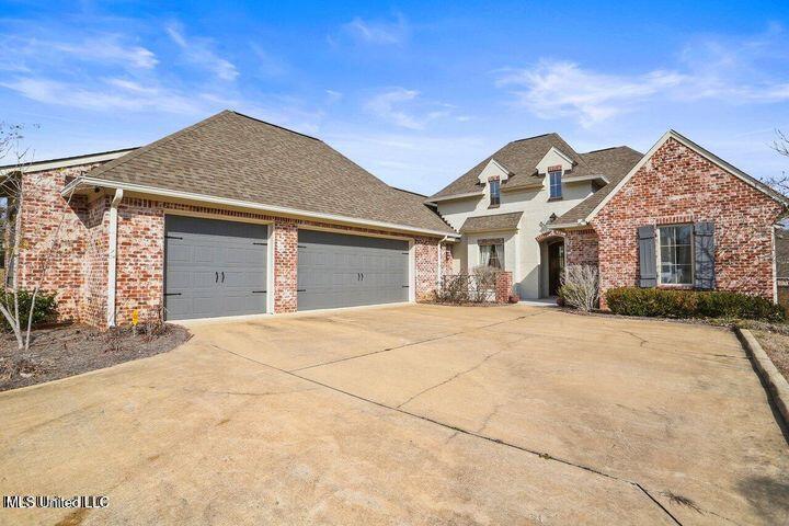 102 Cypress Lake Boulevard South Madison, MS 39110 - Photo 1 of 37 20230621202150114388000000-o