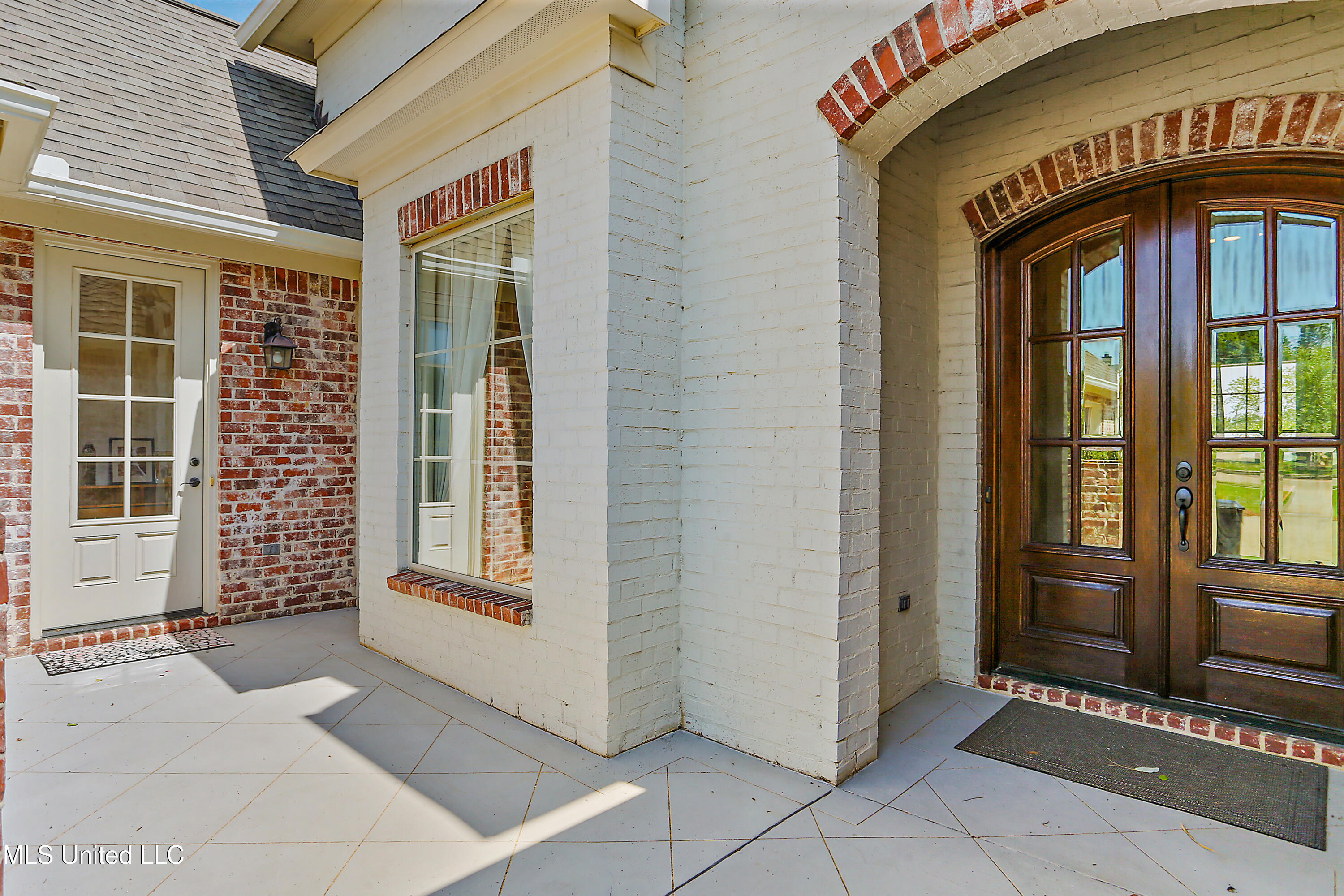 102 Cypress Lake Boulevard South Madison, MS 39110 - Photo 4 of 37 04-102 Cypress Lake Blvd