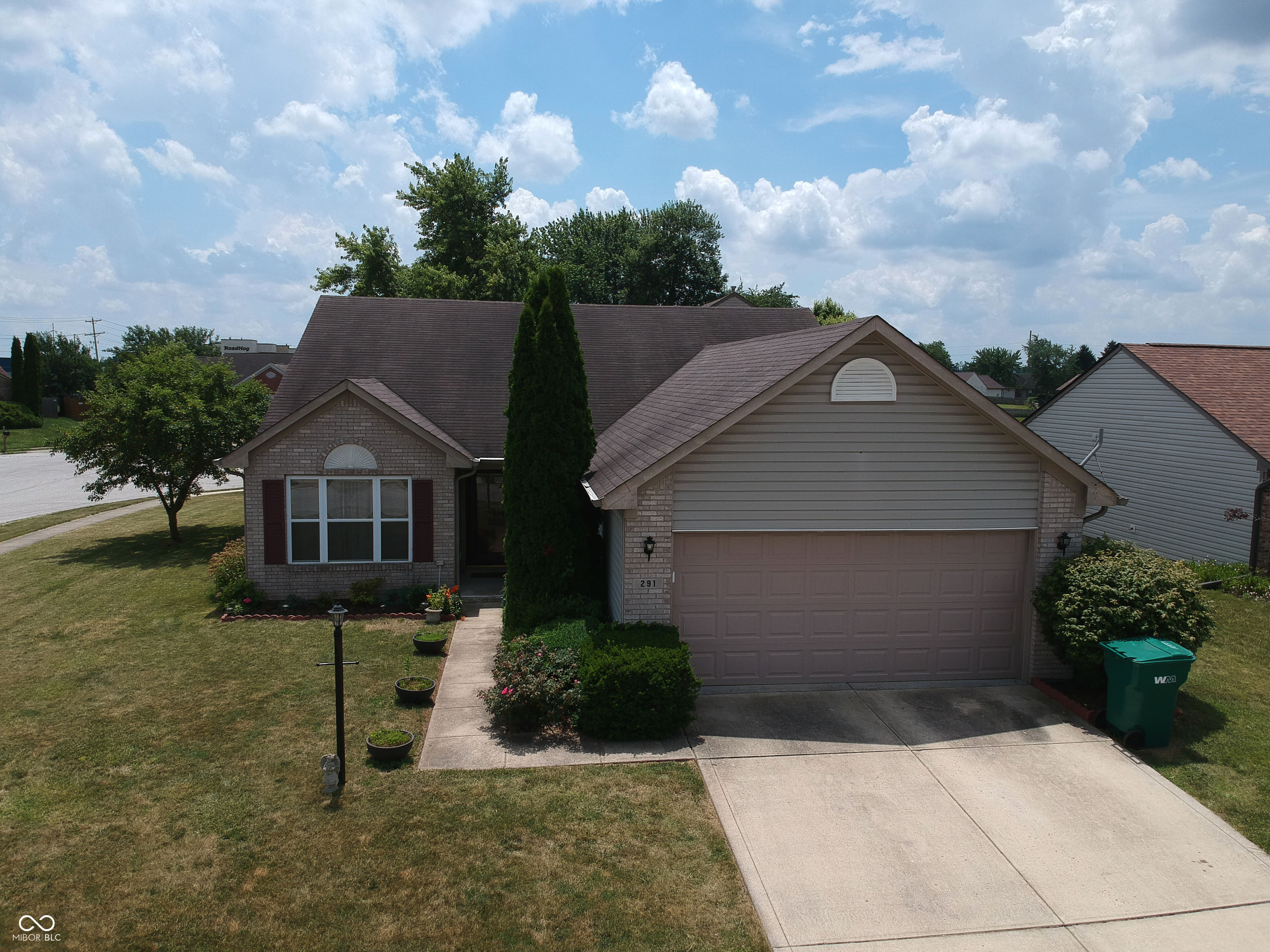 291 Lakemoore Street Brownsburg, IN 46112 - Photo 3 of 26
