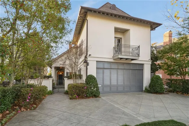 $2,695,000 | 8 Tokalon Place, Metairie, LA 70001