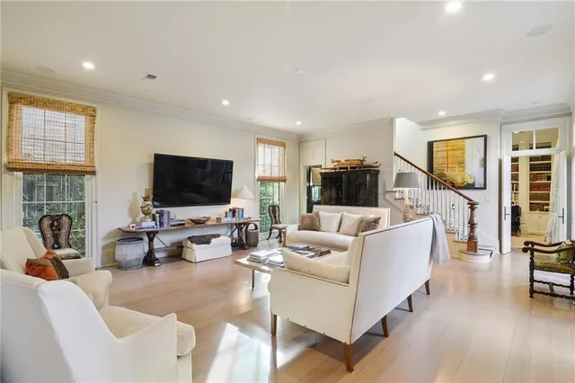 $2,695,000 | 8 Tokalon Place, Metairie, LA 70001