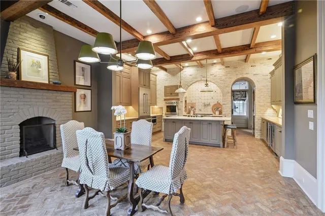 $2,695,000 | 8 Tokalon Place, Metairie, LA 70001