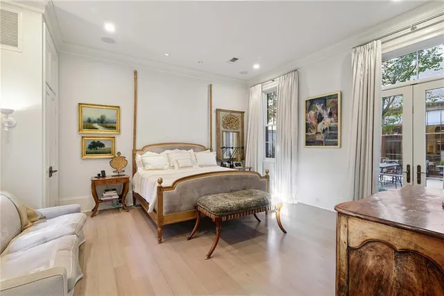 $2,695,000 | 8 Tokalon Place, Metairie, LA 70001