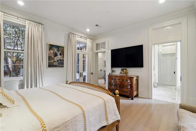 $2,695,000 | 8 Tokalon Place, Metairie, LA 70001