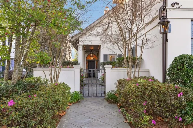 $2,695,000 | 8 Tokalon Place, Metairie, LA 70001