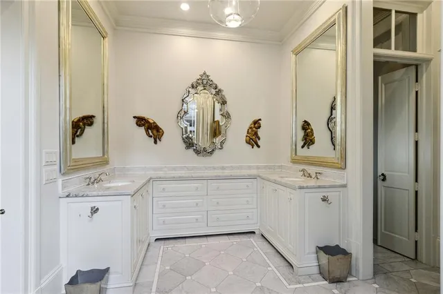 $2,695,000 | 8 Tokalon Place, Metairie, LA 70001