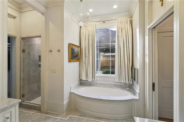 $2,695,000 | 8 Tokalon Place, Metairie, LA 70001