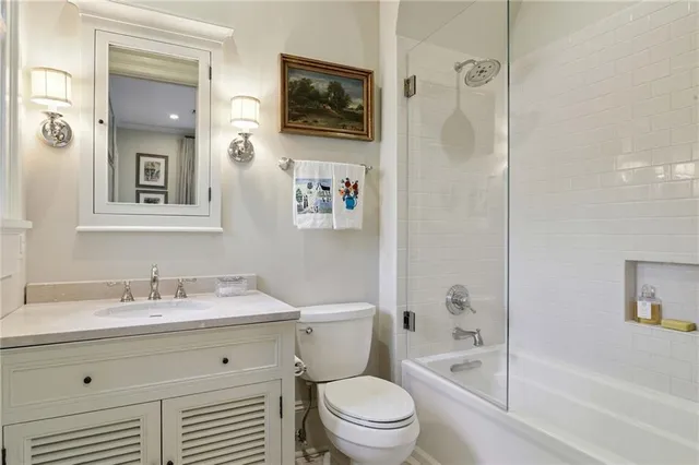 $2,695,000 | 8 Tokalon Place, Metairie, LA 70001