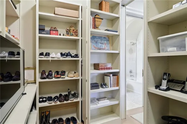 $2,695,000 | 8 Tokalon Place, Metairie, LA 70001