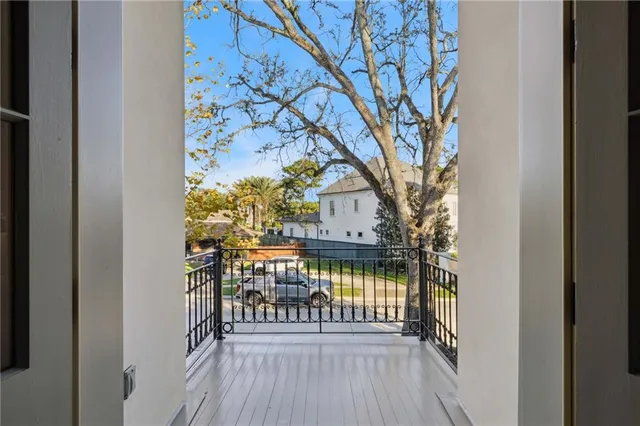 $2,695,000 | 8 Tokalon Place, Metairie, LA 70001
