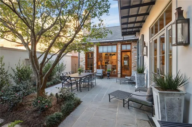 $2,695,000 | 8 Tokalon Place, Metairie, LA 70001