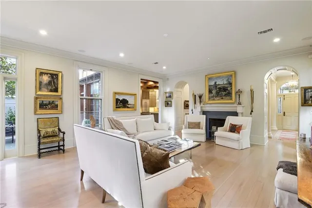 $2,695,000 | 8 Tokalon Place, Metairie, LA 70001