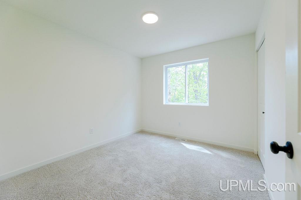 41 Tipperary Road Gladstone, MI 49837 - Photo 14 of 24