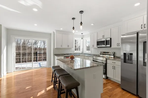 $569,900 | 72 B Cottage Lane, Unit RT HALF), Templeton, MA 01468