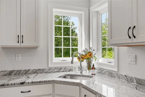 $569,900 | 72 B Cottage Lane, Unit RT HALF), Templeton, MA 01468