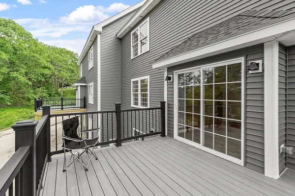 $569,900 | 72 B Cottage Lane, Unit RT HALF), Templeton, MA 01468