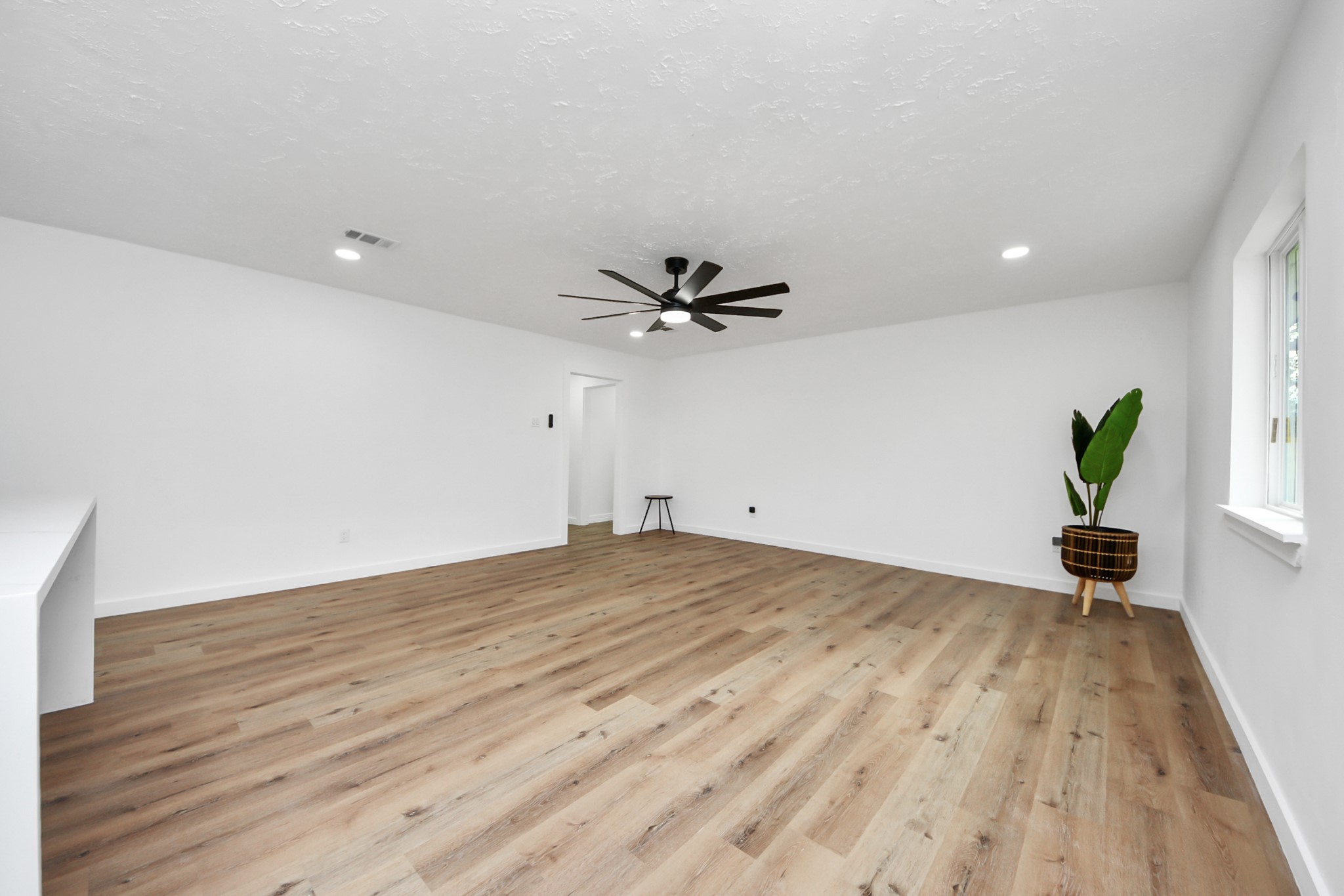 717 Phyllis Court Conroe, TX 77303 - Photo 11 of 34