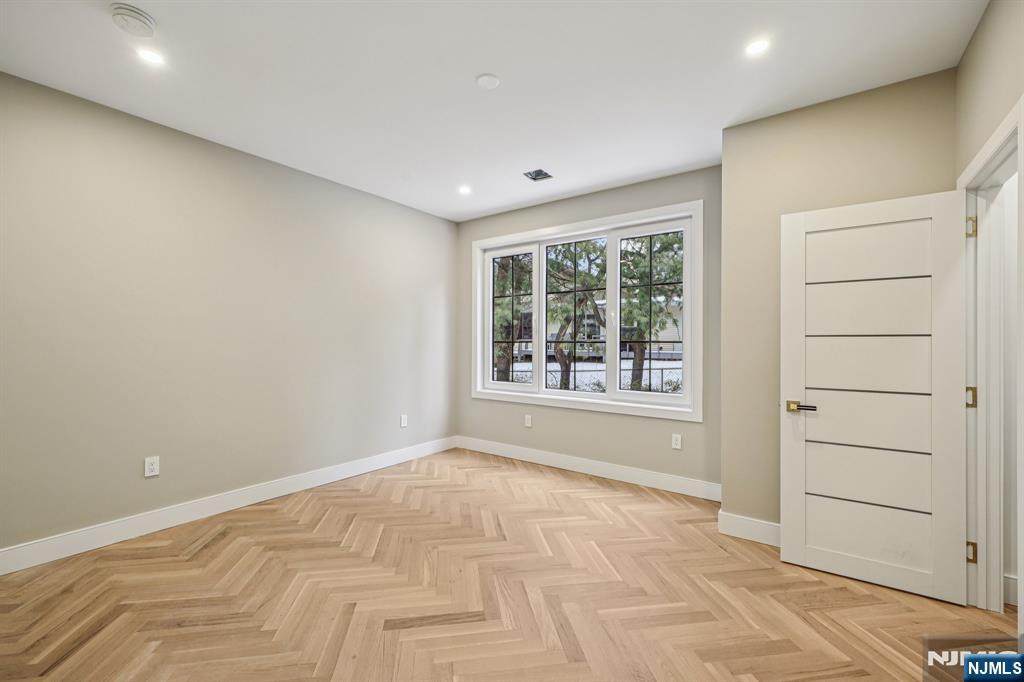 25 MacArthur Avenue Closter, NJ 07624 - Photo 30 of 44