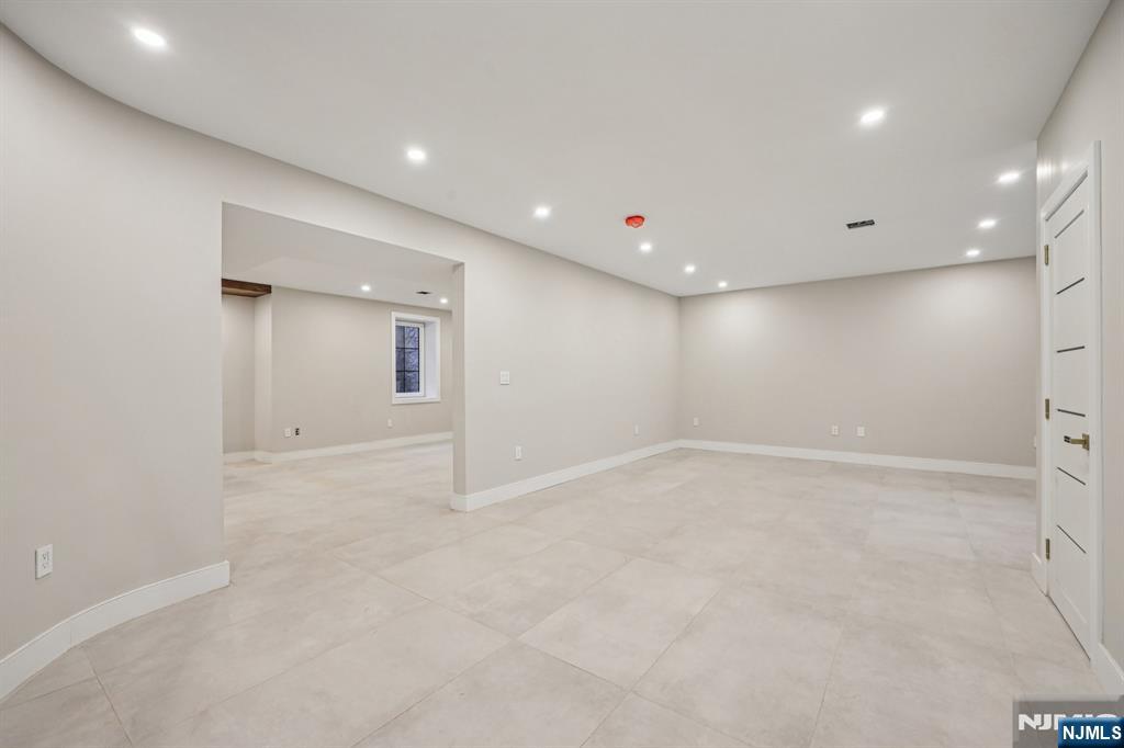 25 MacArthur Avenue Closter, NJ 07624 - Photo 38 of 44