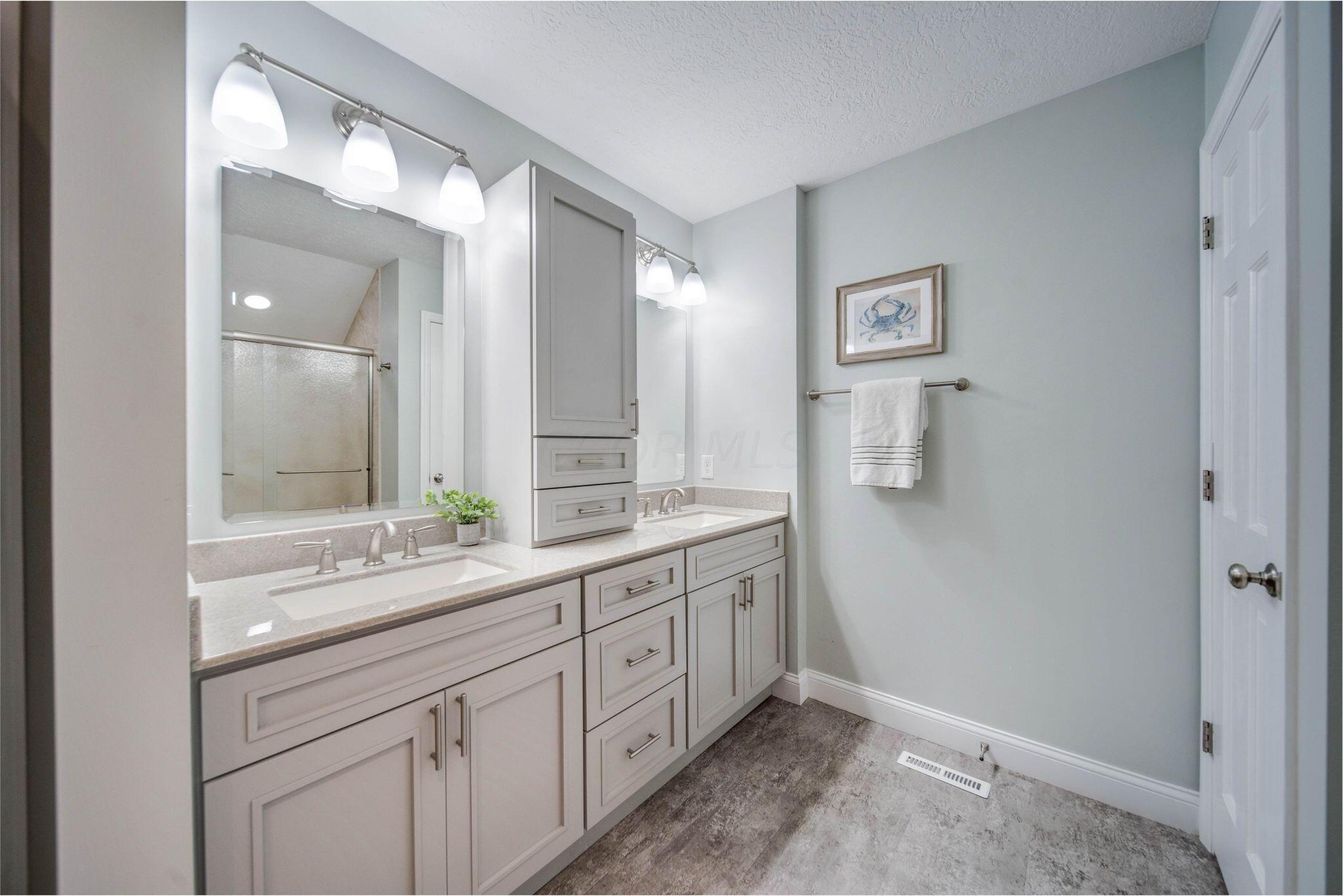3377 River Narrows Road Hilliard, OH 43026 - Photo 42 of 94 Primary Bathroom