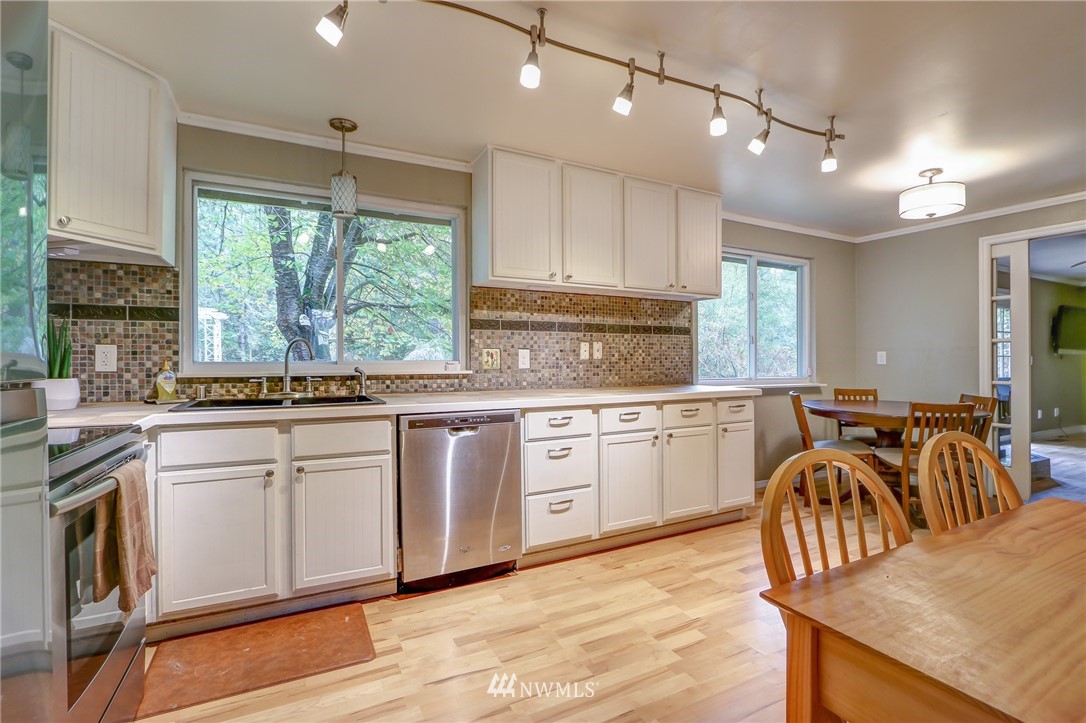 8050 Southeast Nelson Road Olalla, WA 98359 - Photo 3 of 25 Gallery Image 3