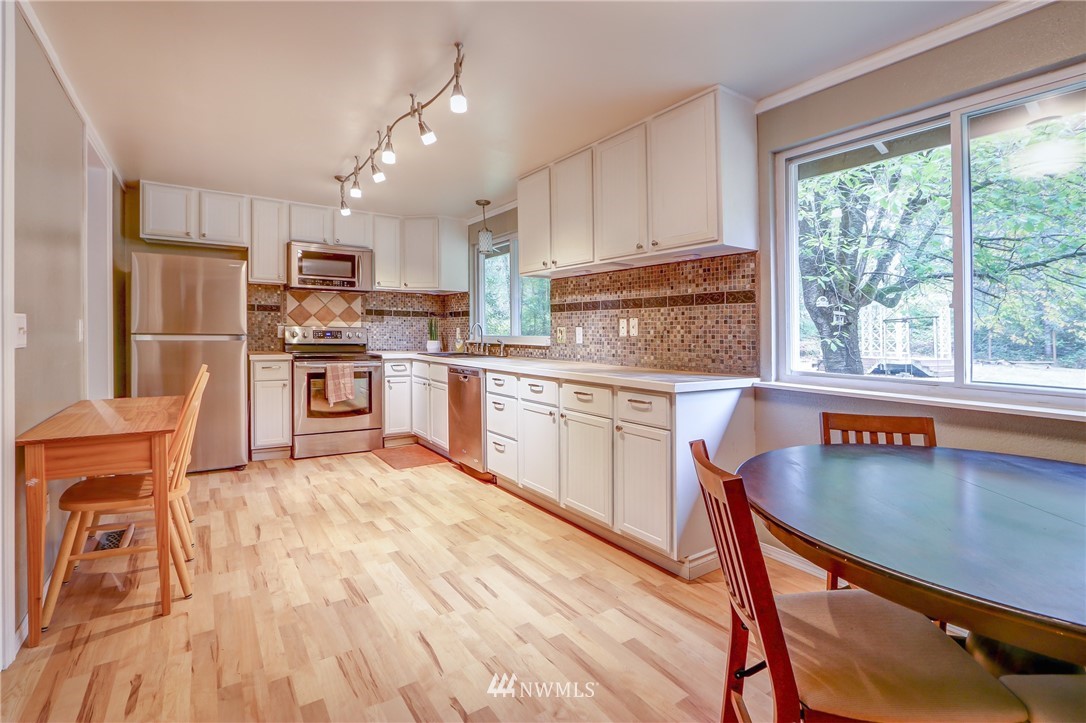 8050 Southeast Nelson Road Olalla, WA 98359 - Photo 5 of 25 Gallery Image 5