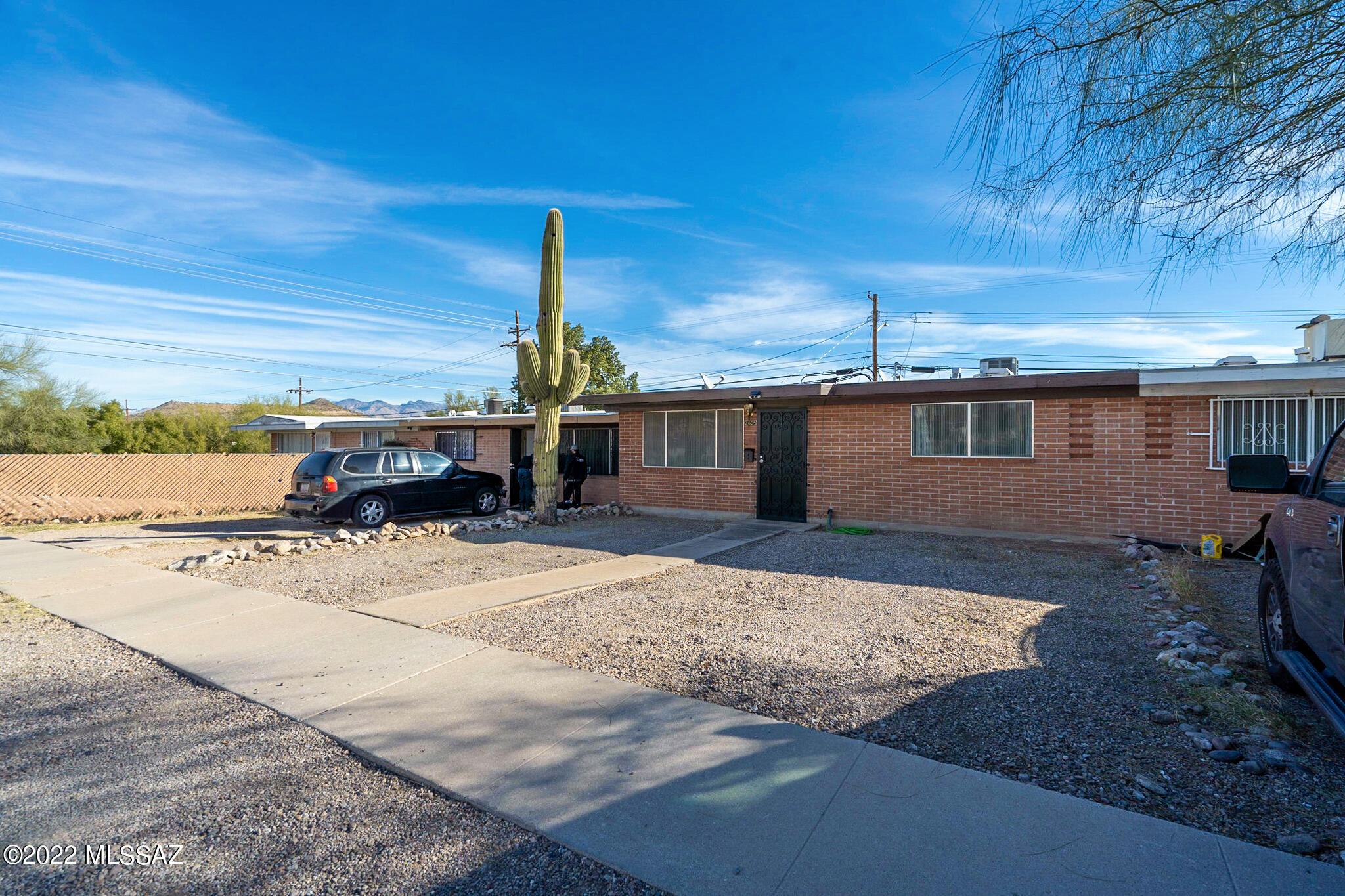2605 South Lands End Road Tucson, AZ 85713 - Photo 2 of 18