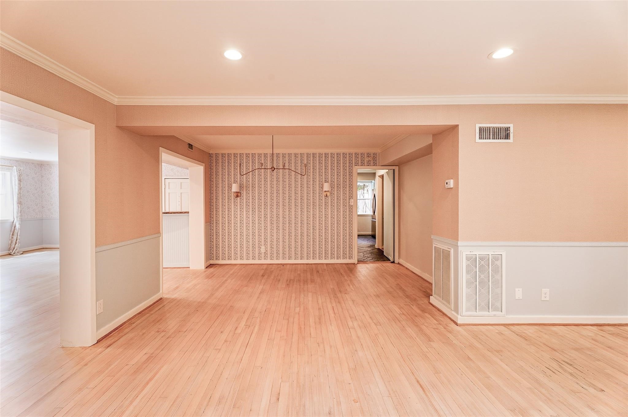 3827 Drake Street Houston, TX 77005 - Photo 4 of 29 Gallery Image 4