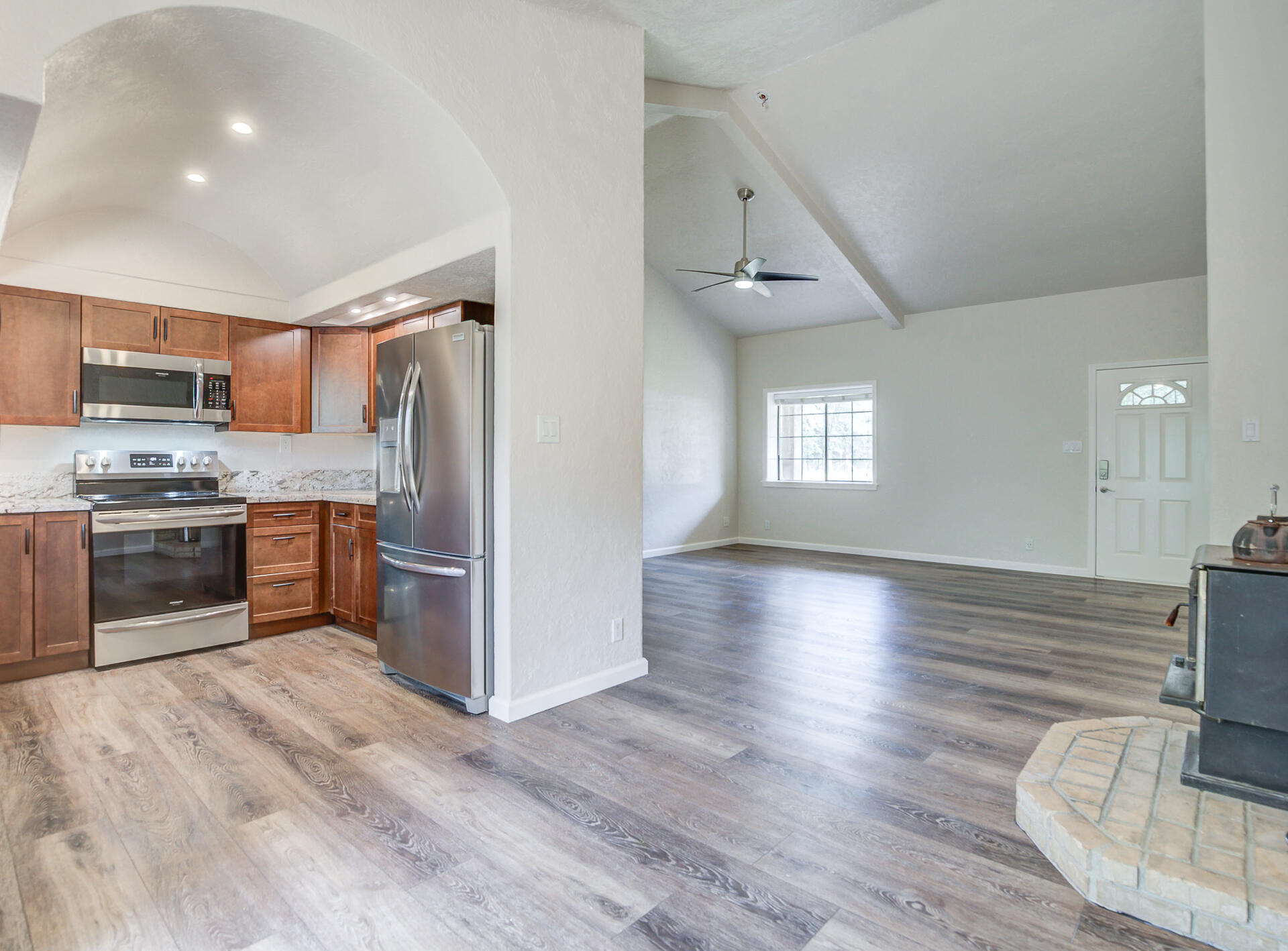 18080 Benson Road Cottonwood, CA 96022 - Photo 13 of 54 Ding to Living