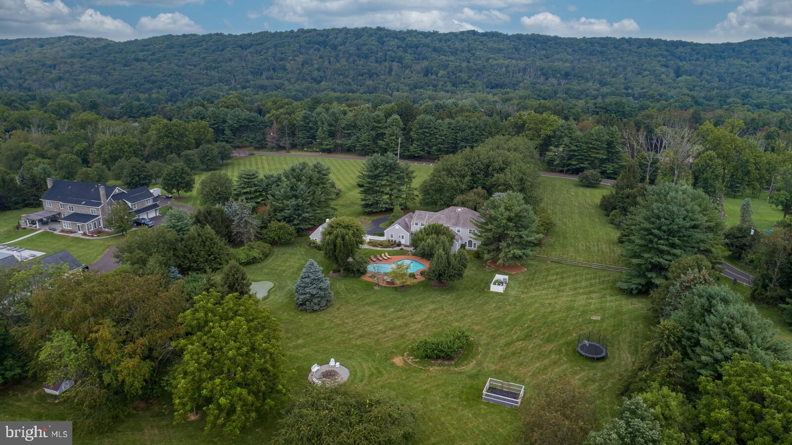 64 Woodhill Road Newtown, PA 18940 - Photo 8 of 55 Gallery Image 8