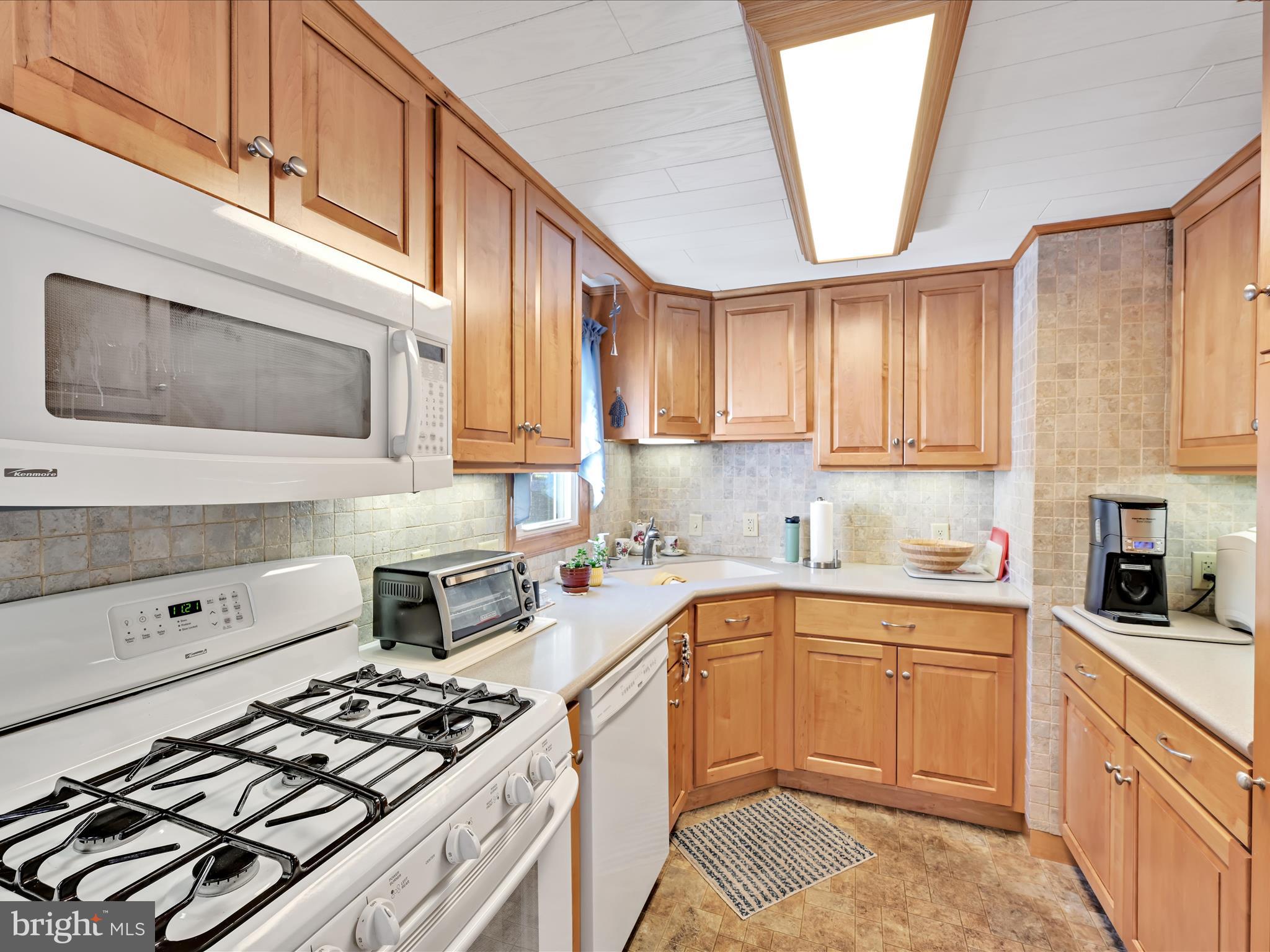 3011 Elm Road Reading, PA 19605 - Photo 16 of 43 Kitchen