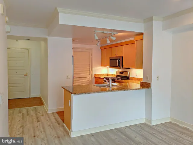 $2,650 | 631 D Street Northwest, Unit 527, Washington, DC 20004