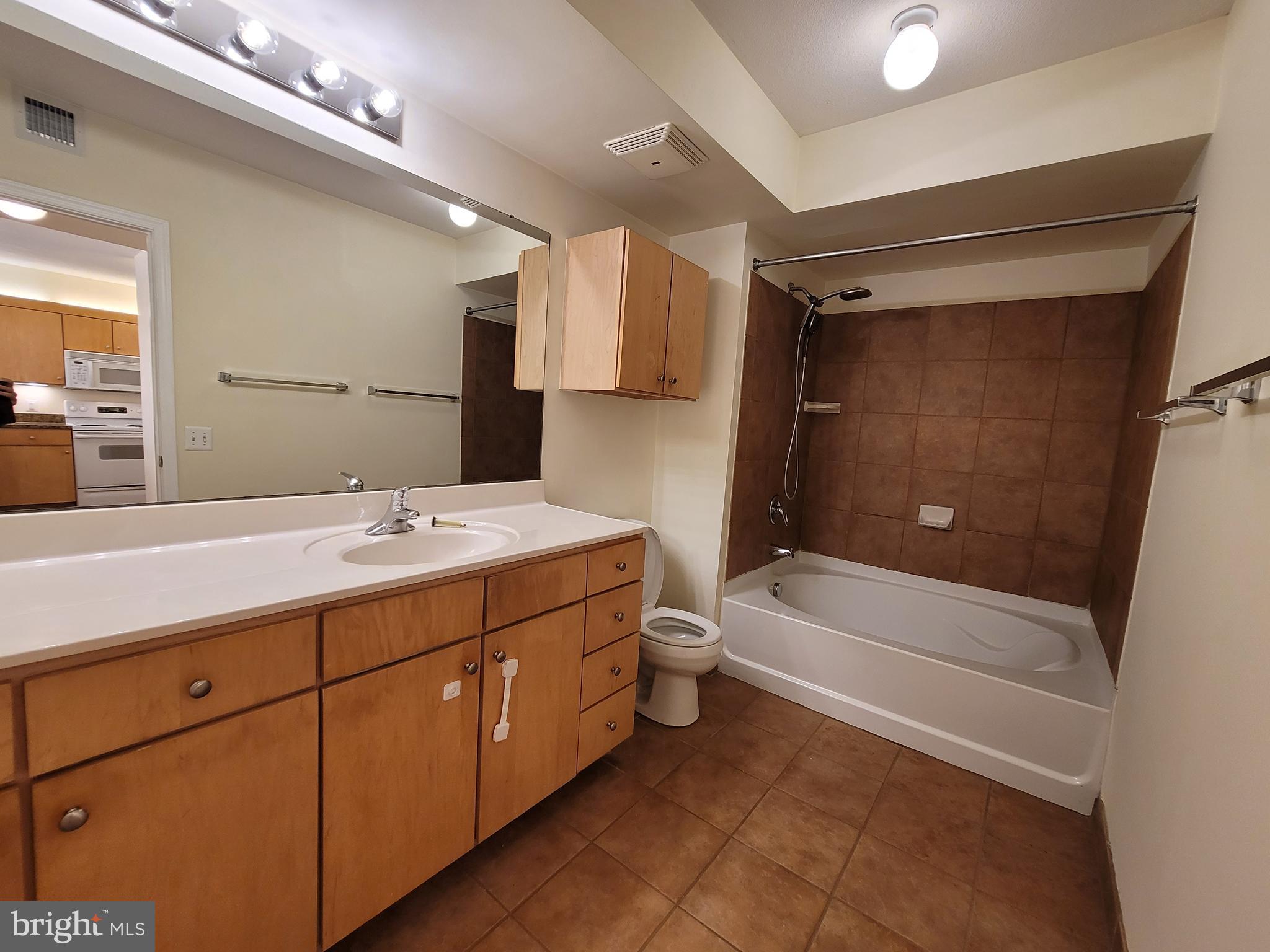 631 D Street Northwest, Unit 527 Washington, DC 20004 - Photo 13 of 62