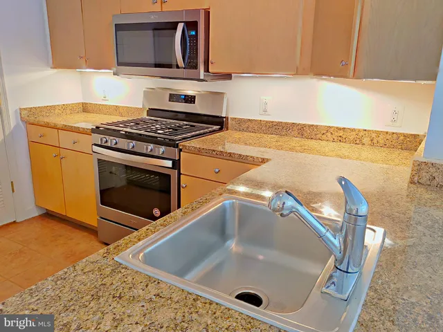 $2,650 | 631 D Street Northwest, Unit 527, Washington, DC 20004