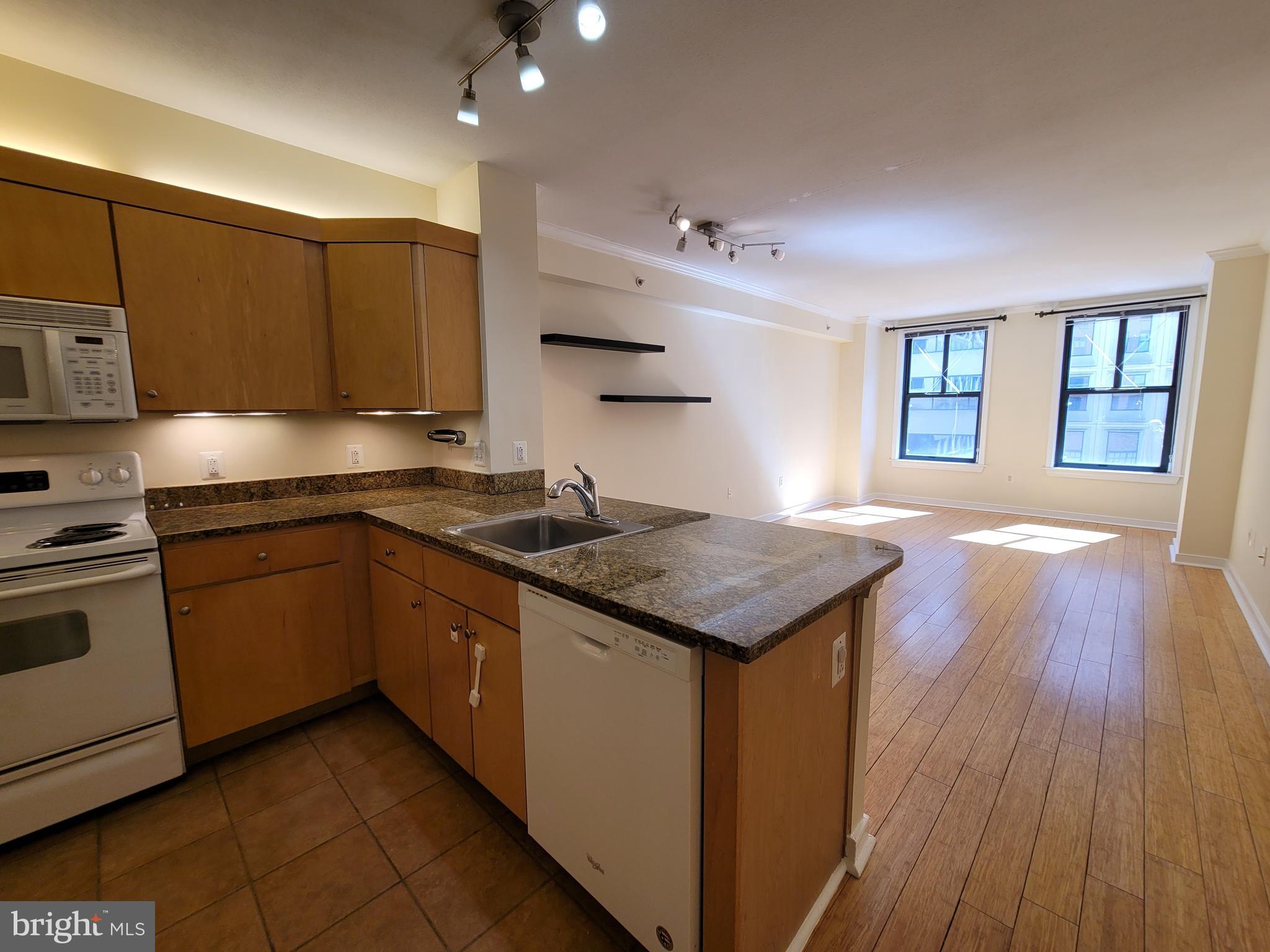 631 D Street Northwest, Unit 527 Washington, DC 20004 - Photo 2 of 62