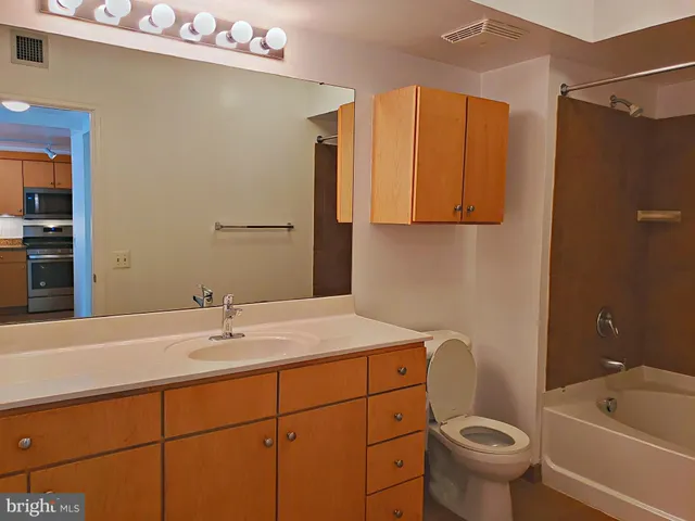 $2,650 | 631 D Street Northwest, Unit 527, Washington, DC 20004