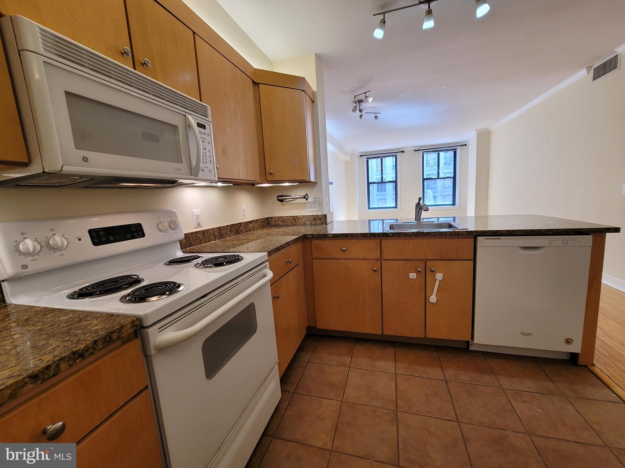 631 D Street Northwest, Unit 527 Washington, DC 20004 - Photo 9 of 62