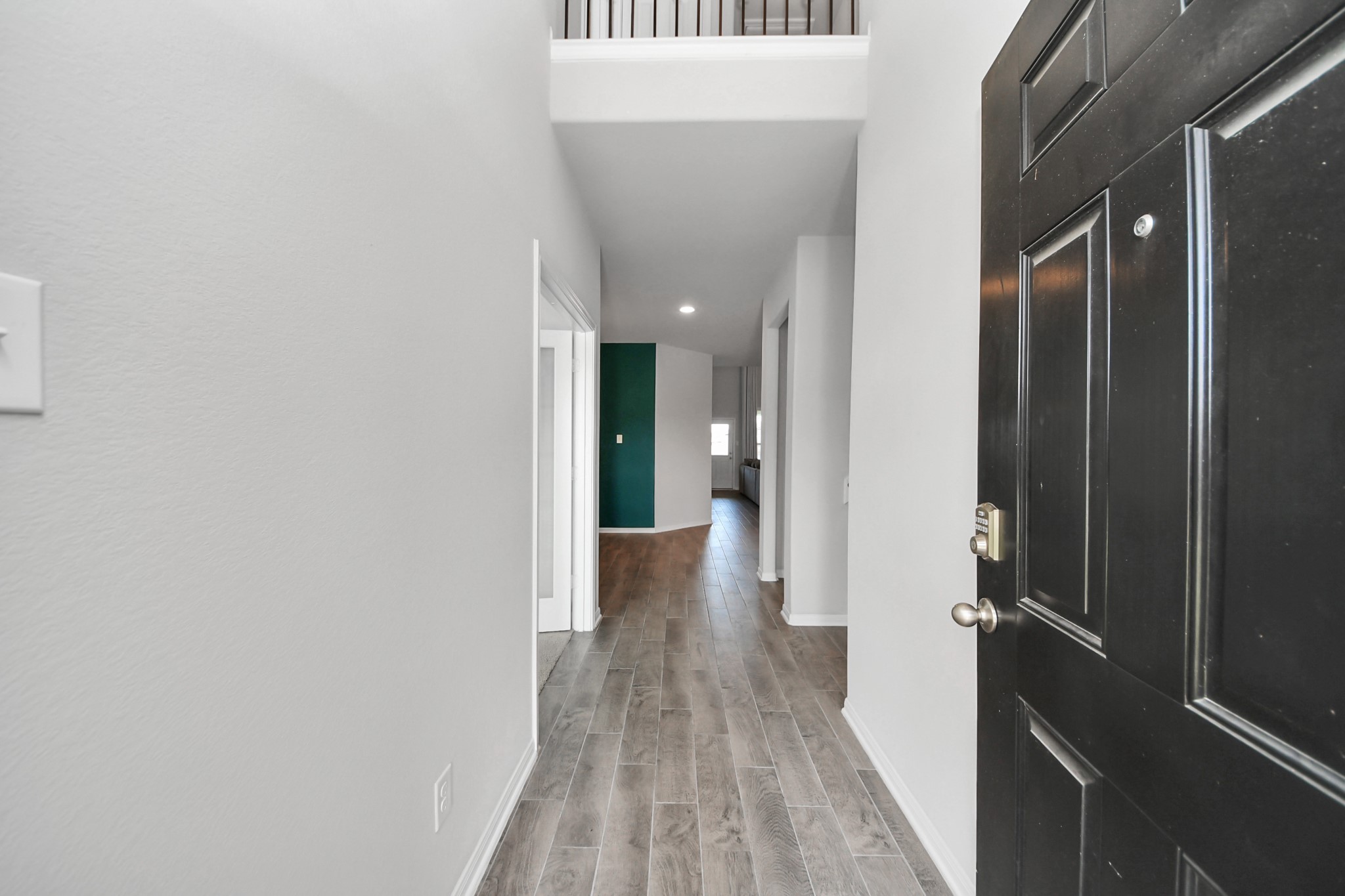 8402 Northern Pintail Drive Houston, TX 77049 - Photo 4 of 37 Welcome Home...