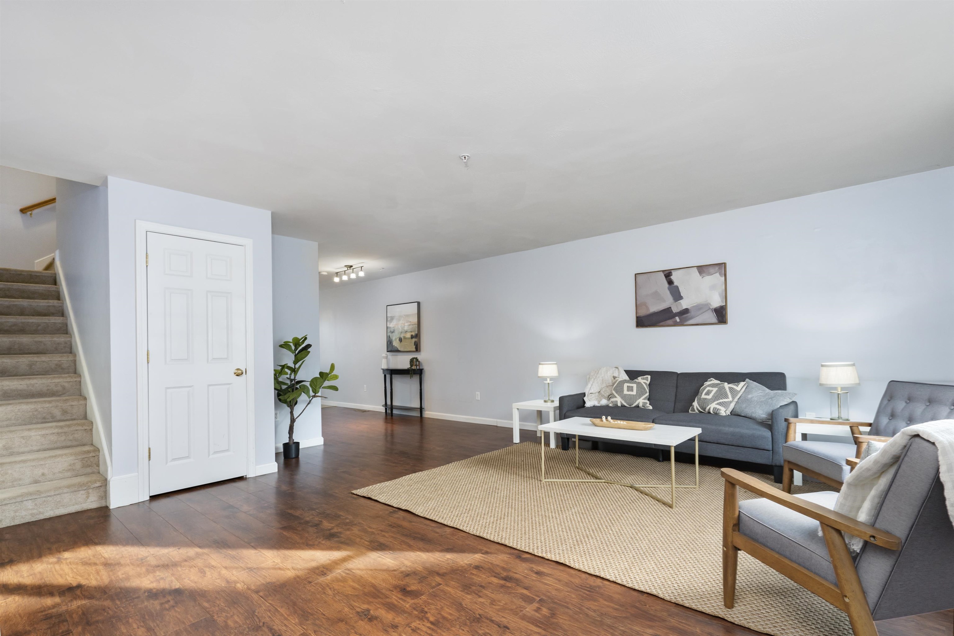 721 Mammoth Road, Unit 12 Manchester, NH 03104 - Photo 13 of 34