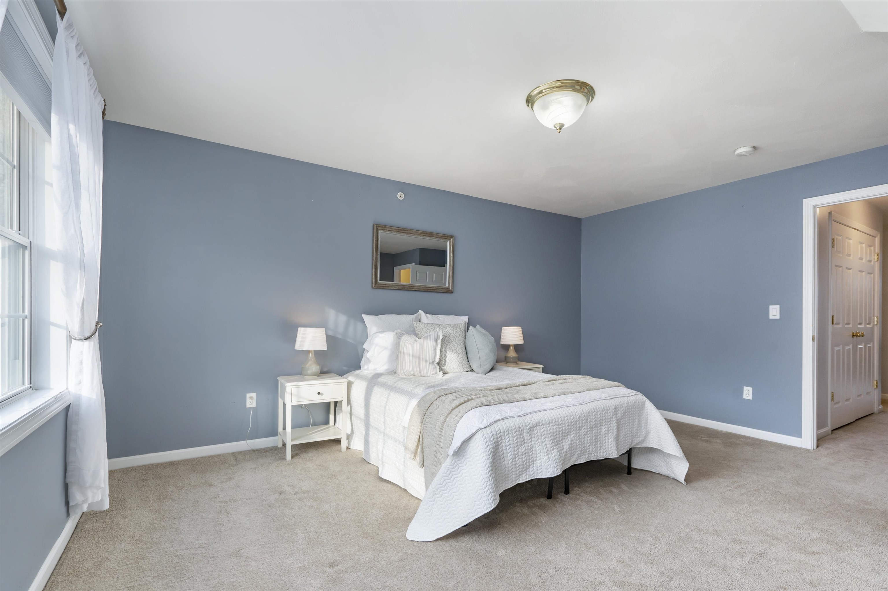 721 Mammoth Road, Unit 12 Manchester, NH 03104 - Photo 17 of 34