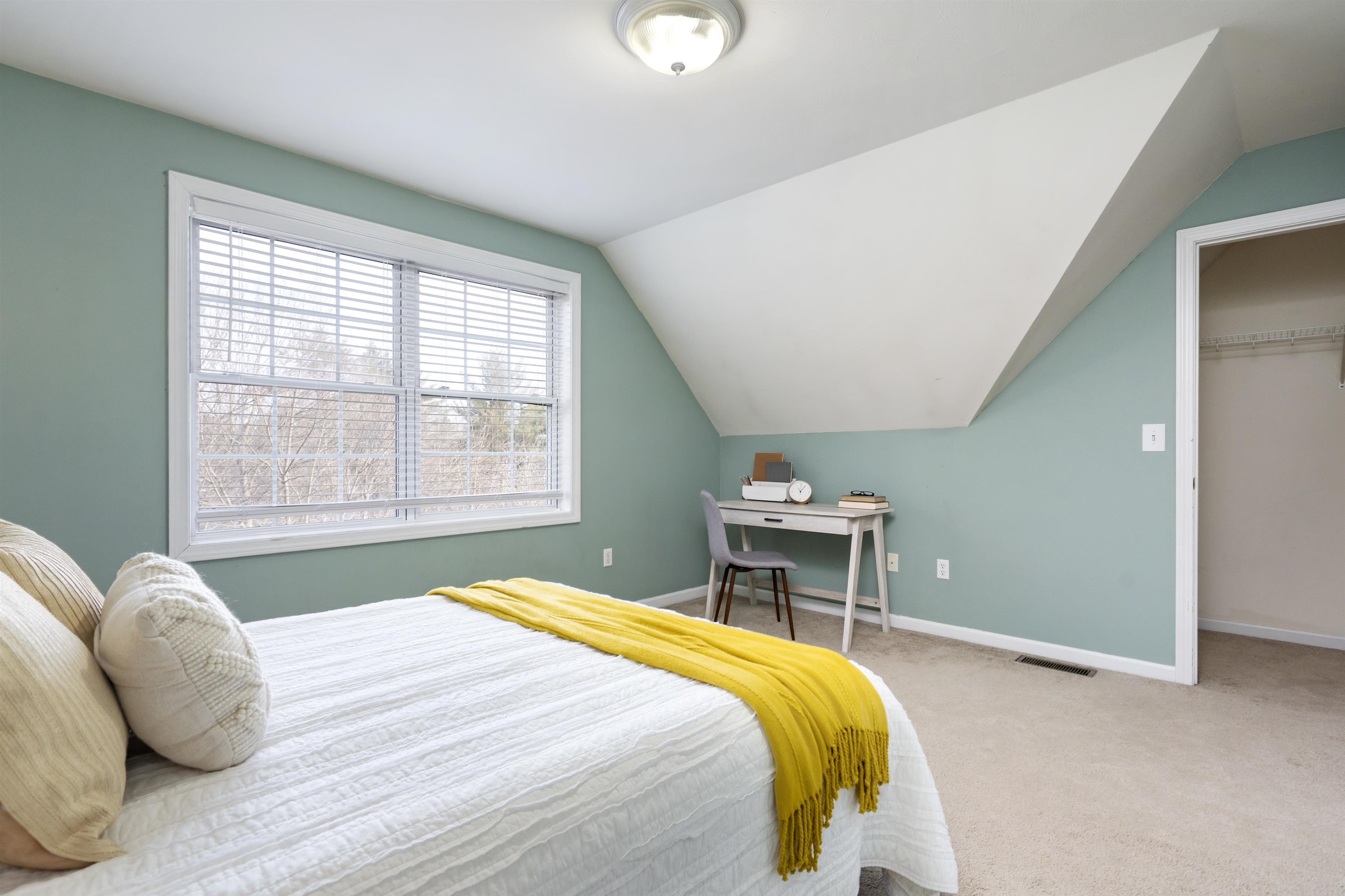 721 Mammoth Road, Unit 12 Manchester, NH 03104 - Photo 22 of 34