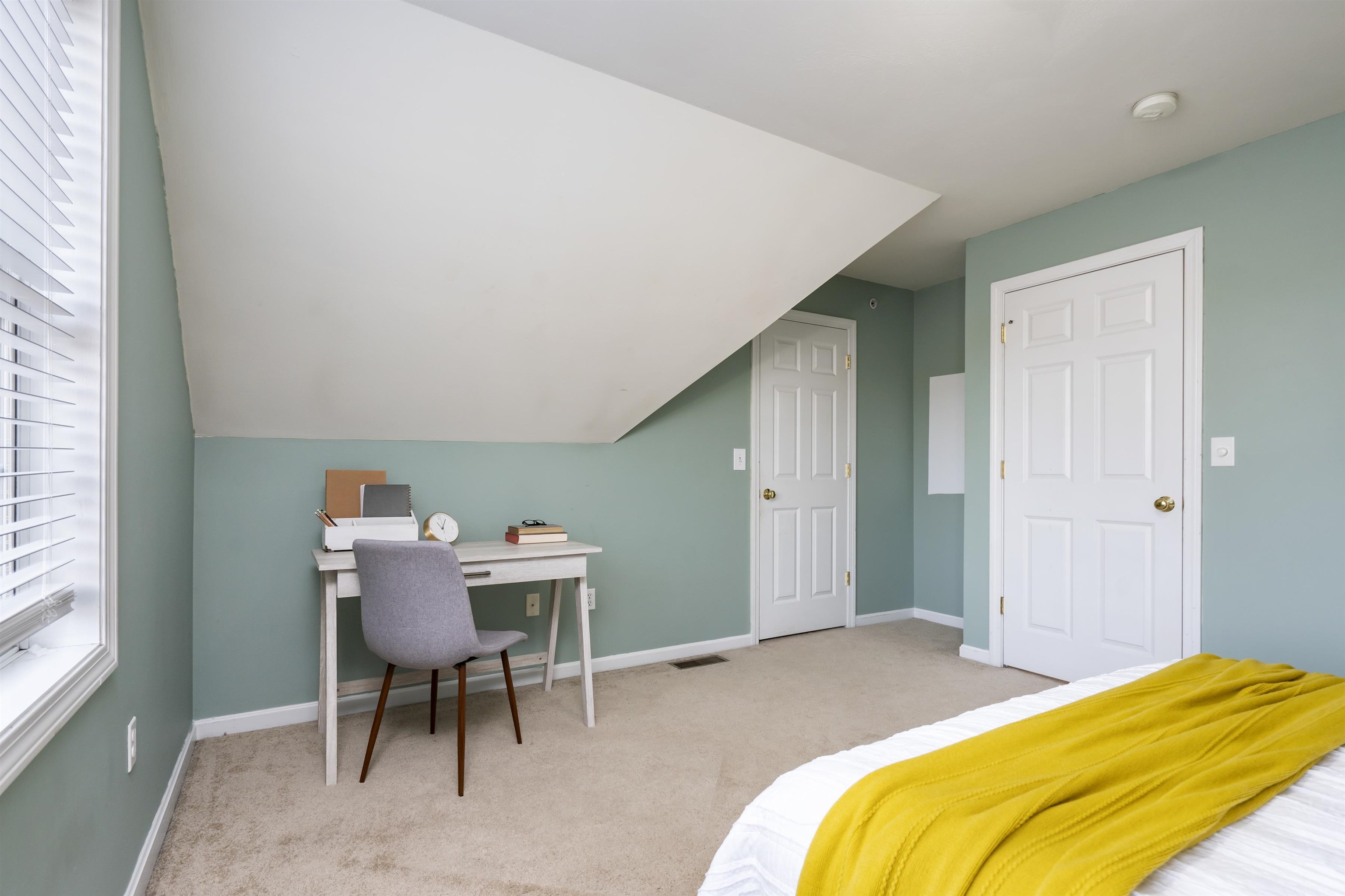 721 Mammoth Road, Unit 12 Manchester, NH 03104 - Photo 23 of 34