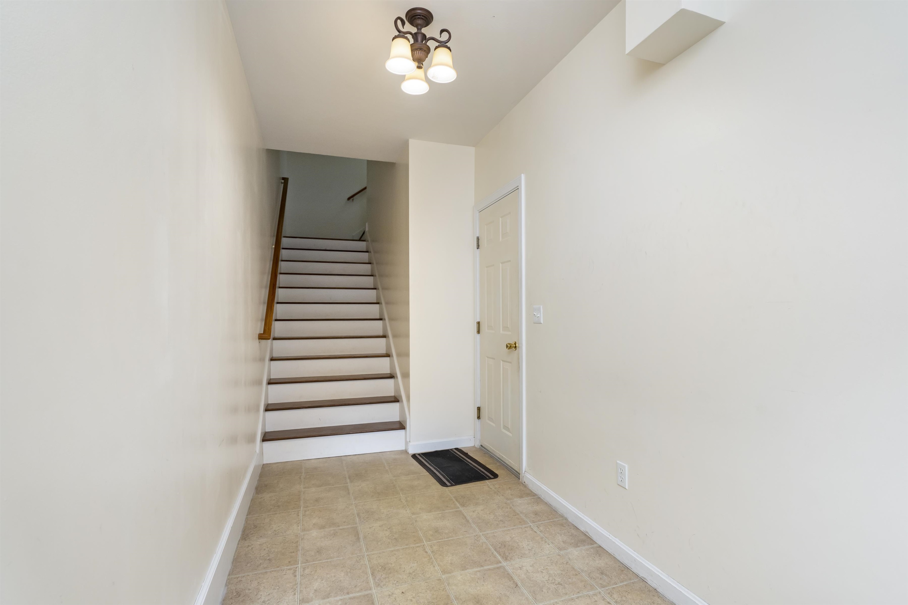 721 Mammoth Road, Unit 12 Manchester, NH 03104 - Photo 28 of 34