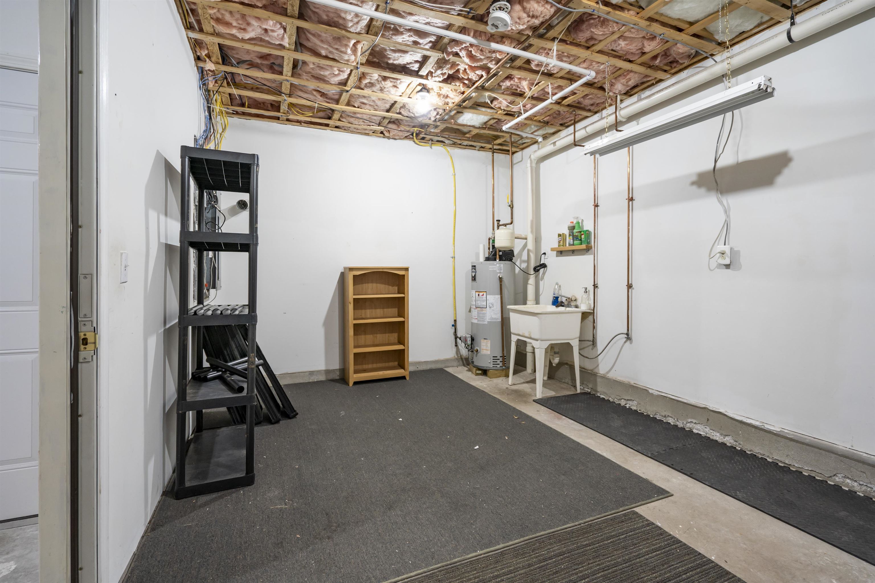 721 Mammoth Road, Unit 12 Manchester, NH 03104 - Photo 29 of 34