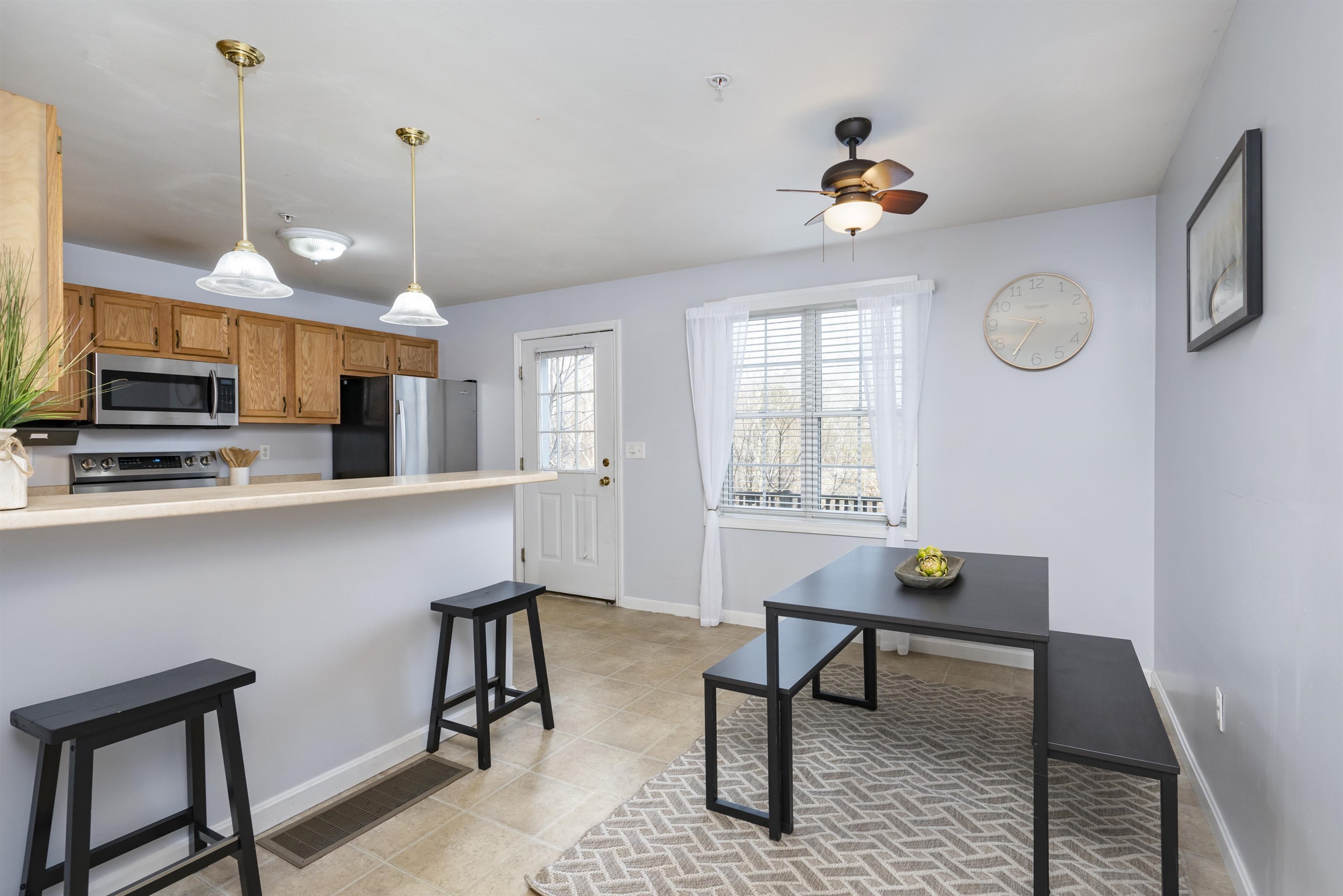 721 Mammoth Road, Unit 12 Manchester, NH 03104 - Photo 7 of 34