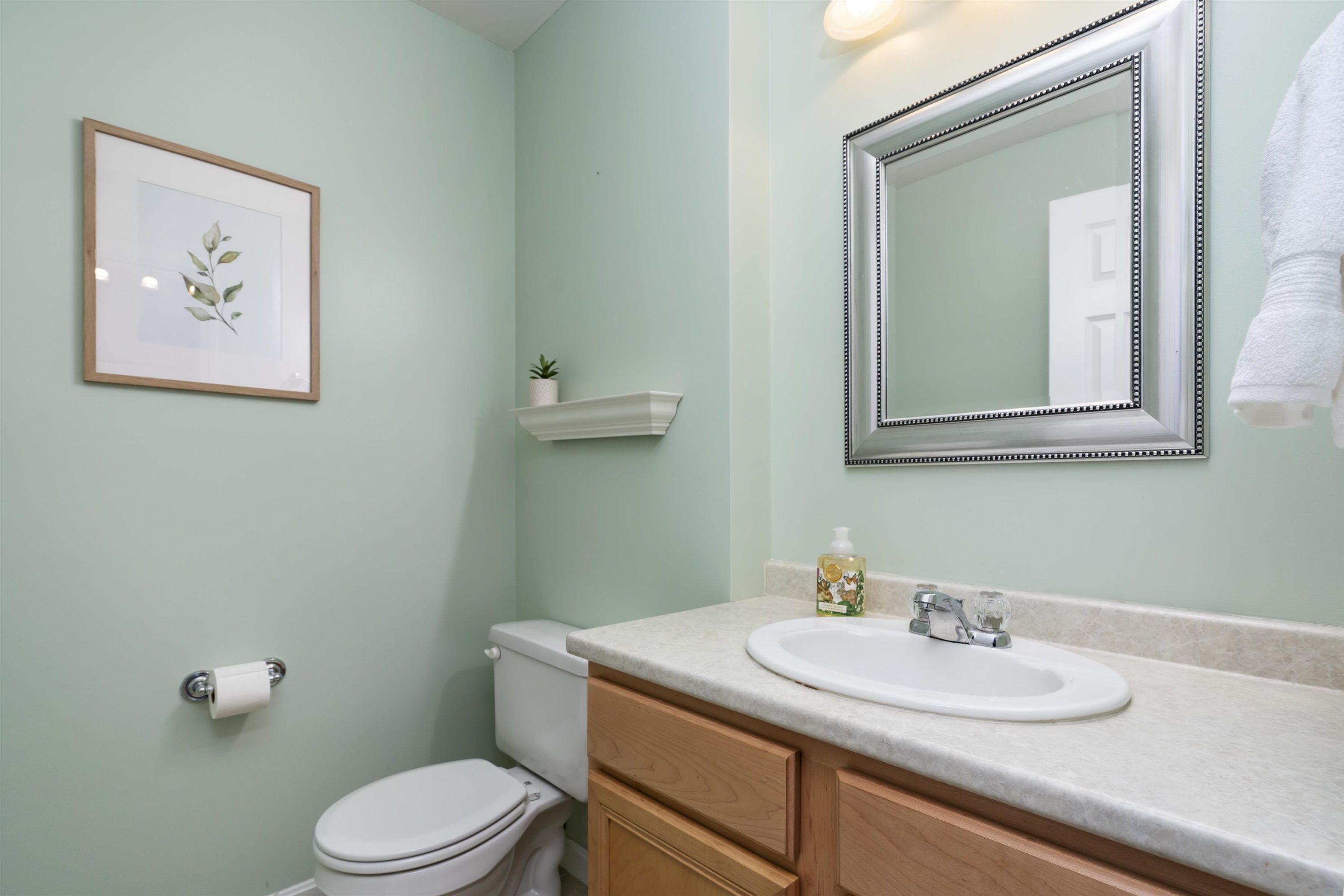721 Mammoth Road, Unit 12 Manchester, NH 03104 - Photo 9 of 34