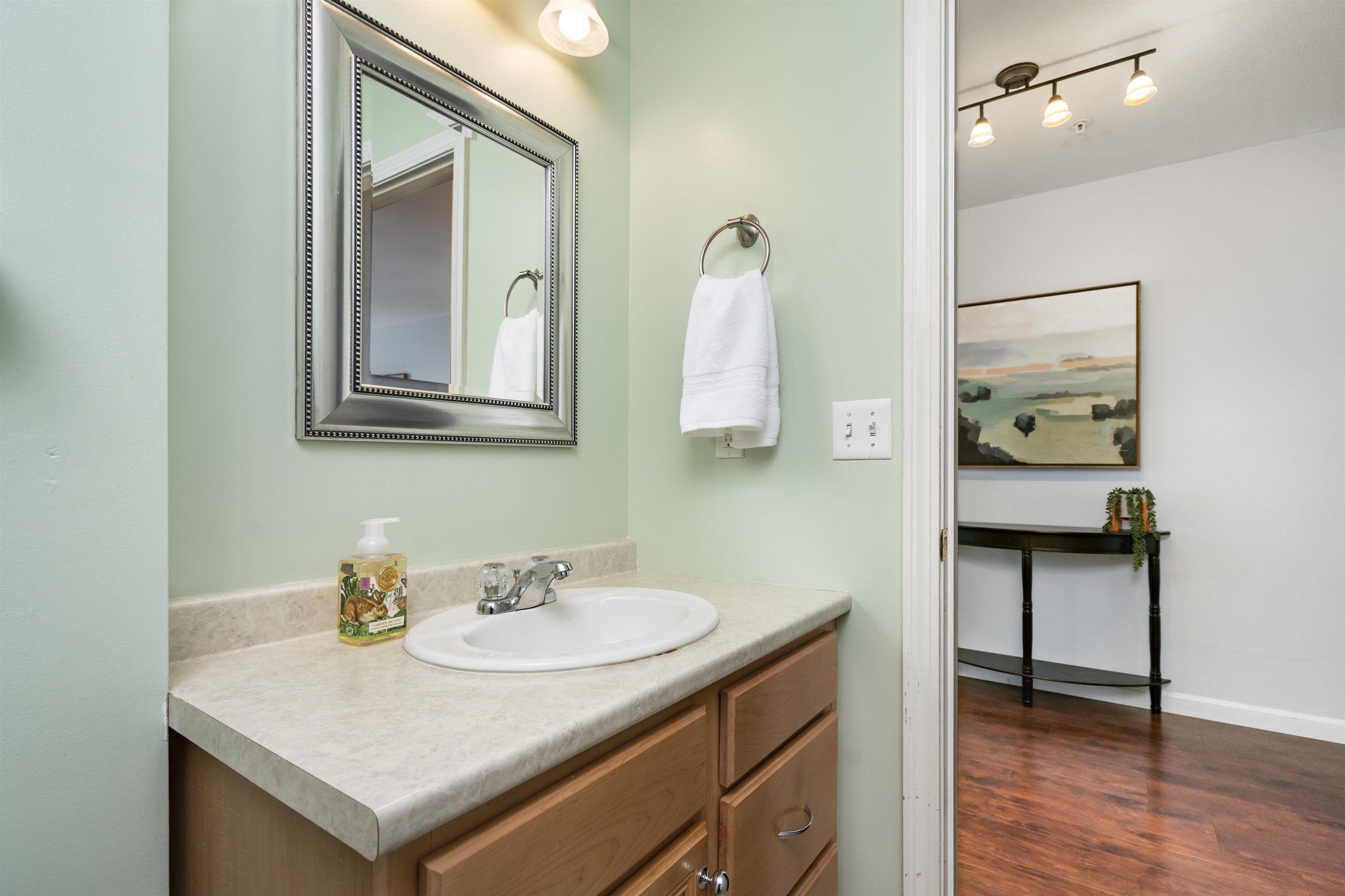 721 Mammoth Road, Unit 12 Manchester, NH 03104 - Photo 10 of 34