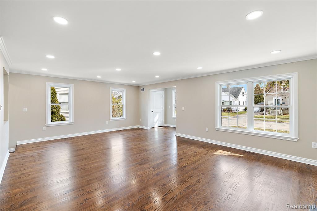 1210 Princeton Road Berkley, MI 48072 - Photo 11 of 50